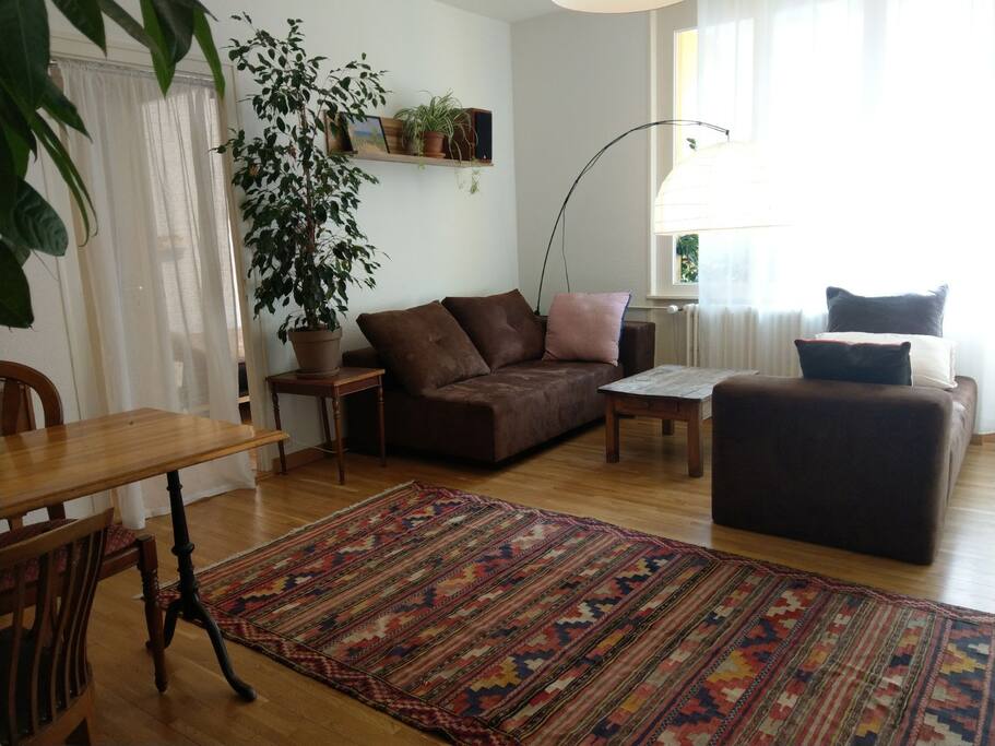 Living room and dinin area