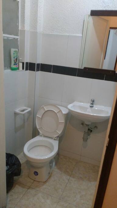 Baño, amplio y aseado