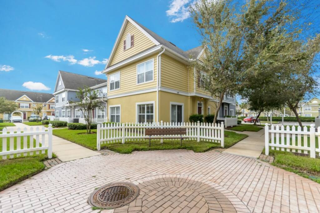 2609Galard,Kissimmee19-108,SevenDwarfs_02
