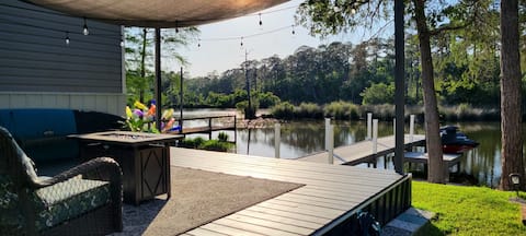 Cheerful 2 bedroom home on Miflin Creek