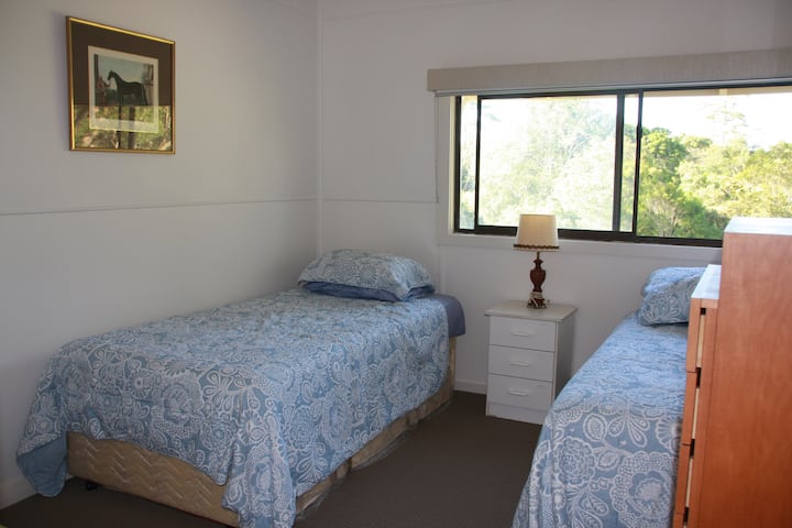 2nd bedroom two beds with trundle under one bed, sleeps 3