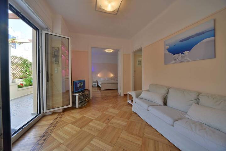 JASMINE in the heart of Kolonaki. gallery image 3