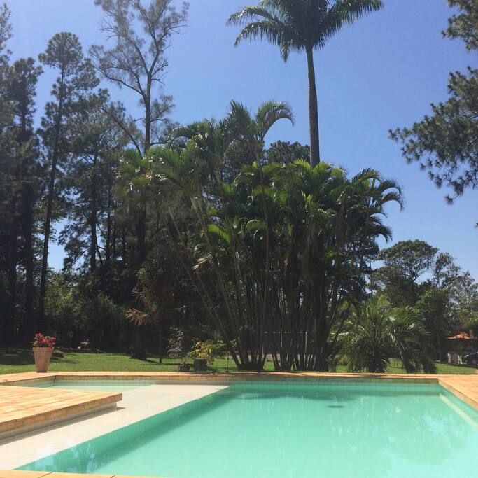 Piscina com prainha e piscina infantil