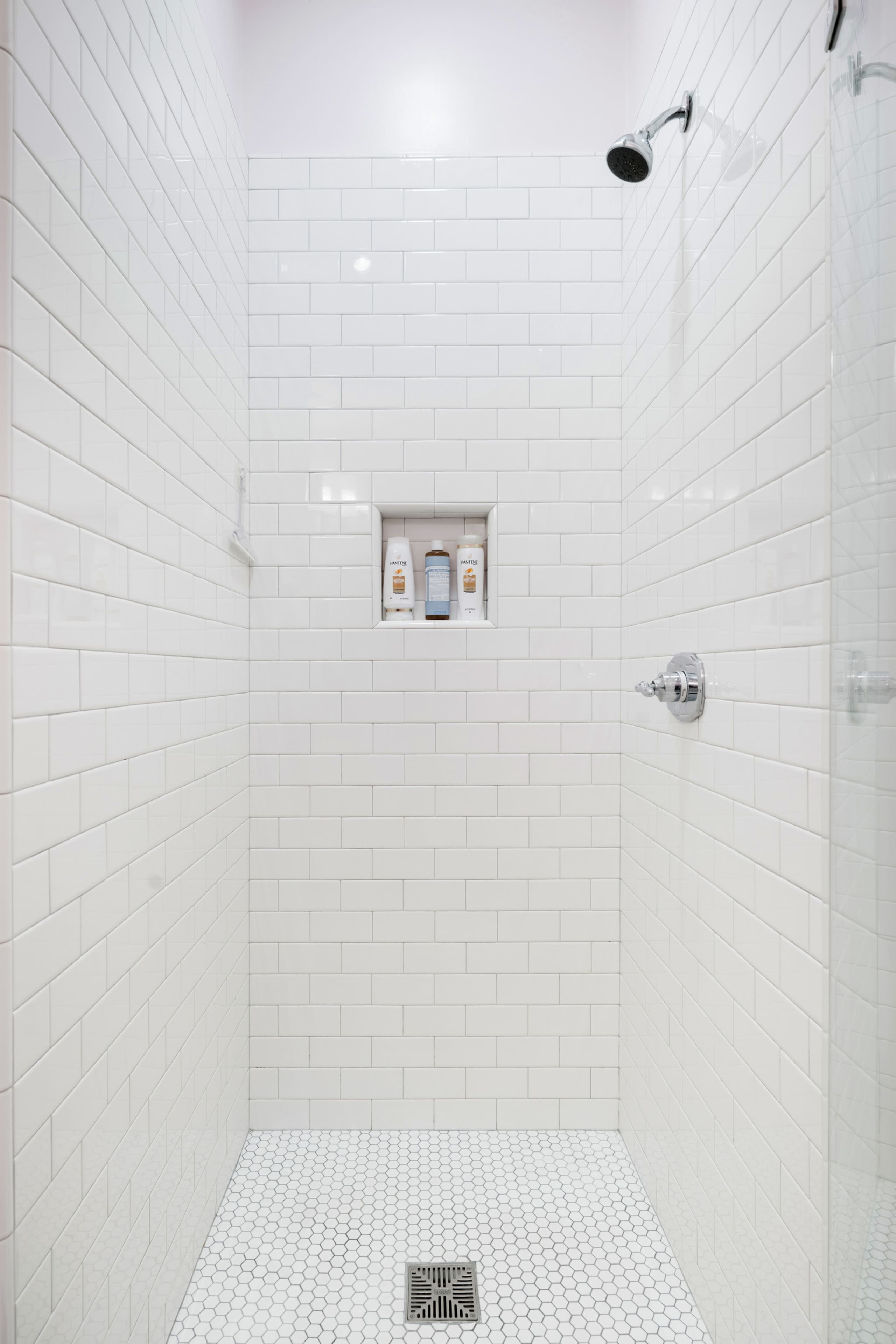 Home in San Francisco · ★4.97 · 3 bedrooms · 3 beds · 2.5 baths - Image 33