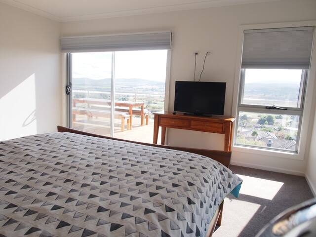 Island View House, perfect family home gallery image 5