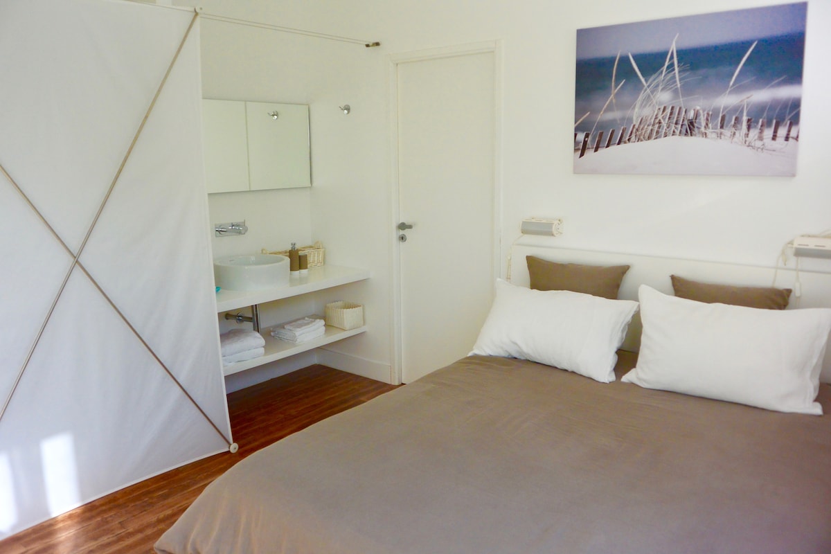 Ორადგილიანი სართული საშხაპით (2)