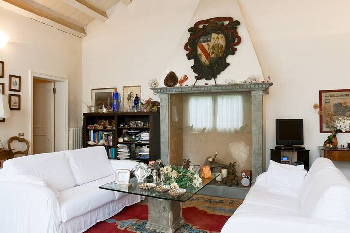 Venetian Atelier gallery image 2