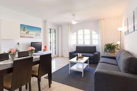 Popular Airbnb listing: Sandy Playa Golf Apartment in Malaga in Arraijanal