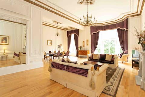 Top performing Airbnb: Grand in the Park in West End