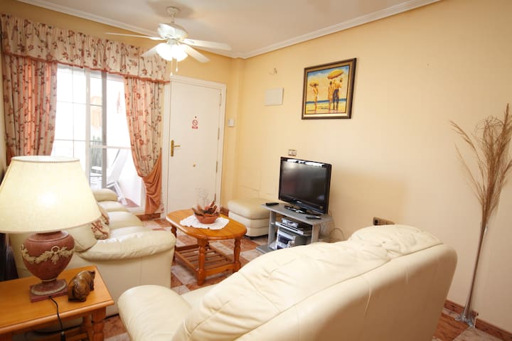 Casa Amore cosy apartment with stunning sea views.