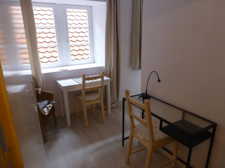 Entrée, coin bureau