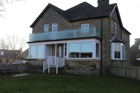 A Family Apartment in Sleights - 2D Lowdale Lane