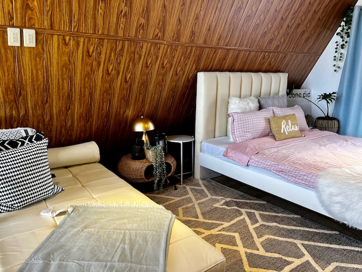 Loft: Queen size bed & sofa bed