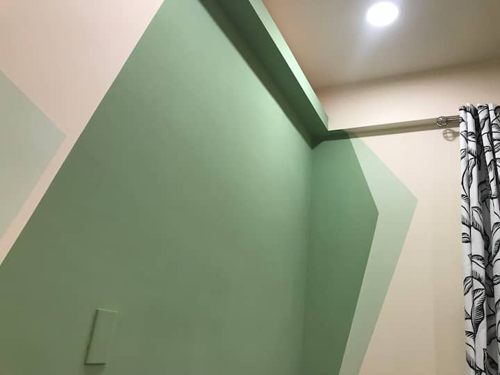 Дизајнер на соба C Геометриски дизајн на ѕид