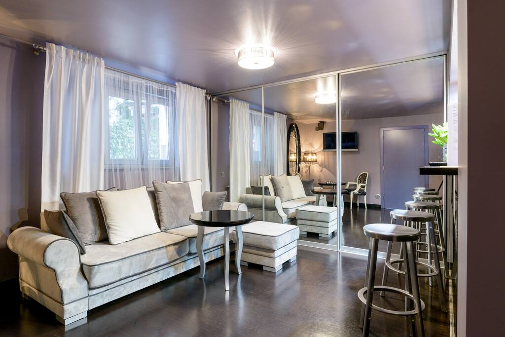 living, sofa bed, kitchen, tv room,