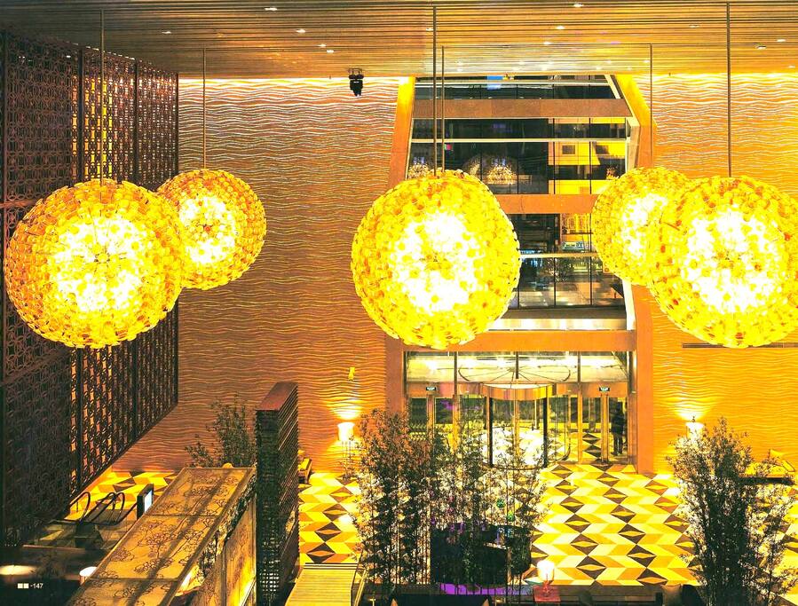 酒店大堂,挑高二十多米