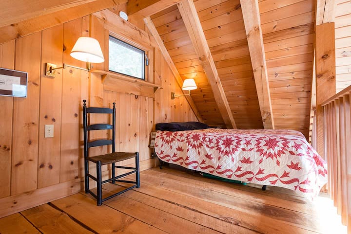 Cozy Cabin Minutes From Sugarbush