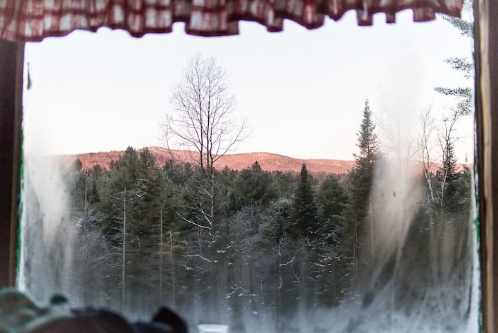 Cozy Cabin Minutes From Sugarbush