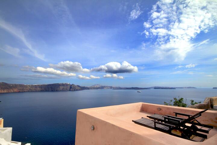 Lydia’s House, Caldera view, indoor heated pool gallery image 3