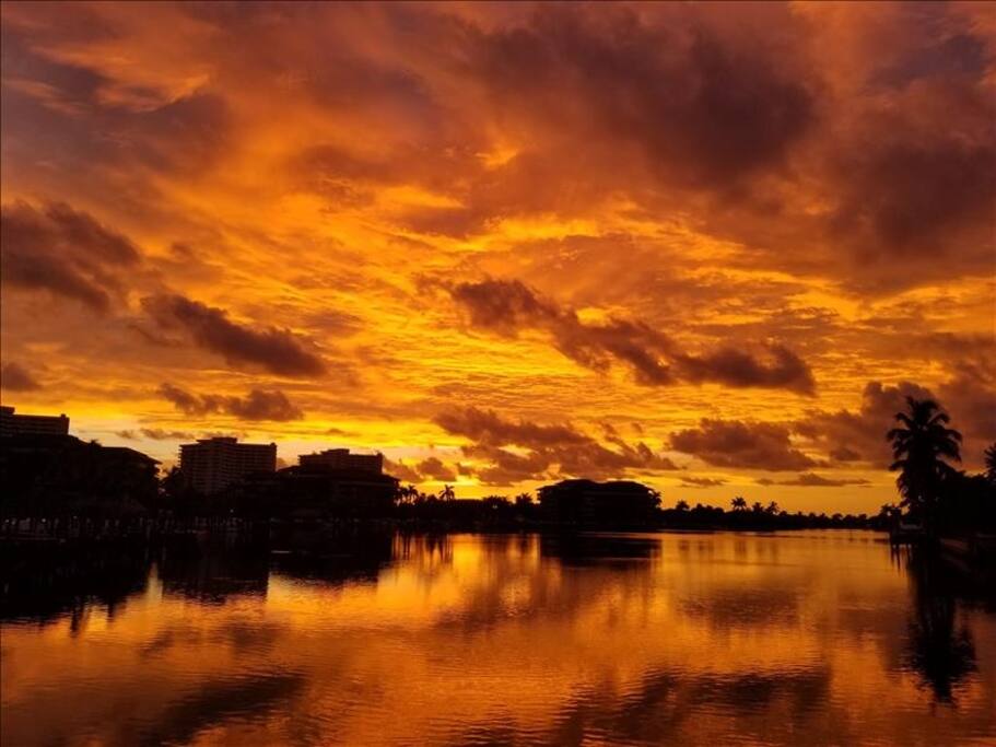 Sunsets on the South Seas Bay