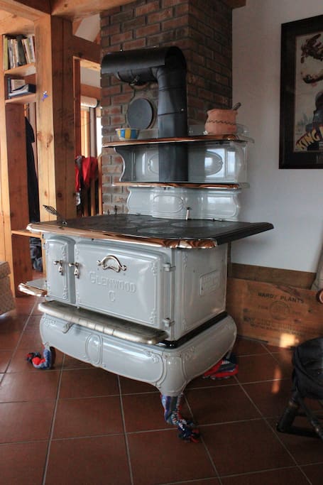 Beautiful cookstove for heat supplement