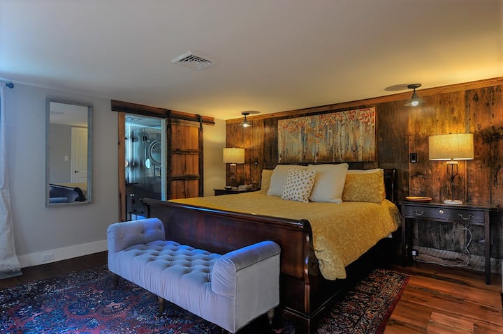 Парна пънк стая със самостоятелна баня