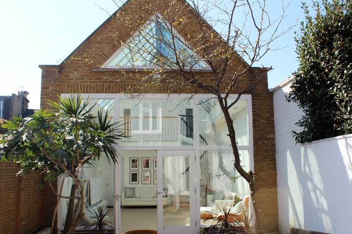 London – Zone 2 Clapham – 5 Bed House & Annex gallery image 3