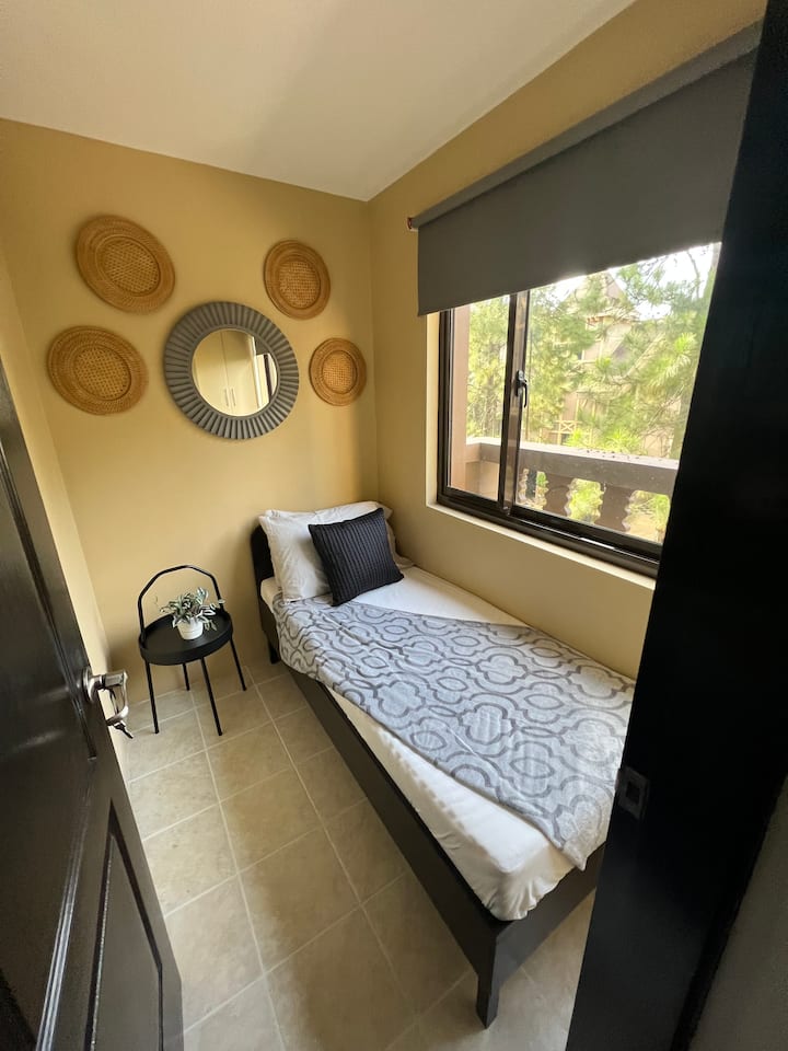 غرفة نوم إضافية (الطابق الثاني) متاحة عند الطلب إذا كان هناك أكثر من 10 أشخاص 