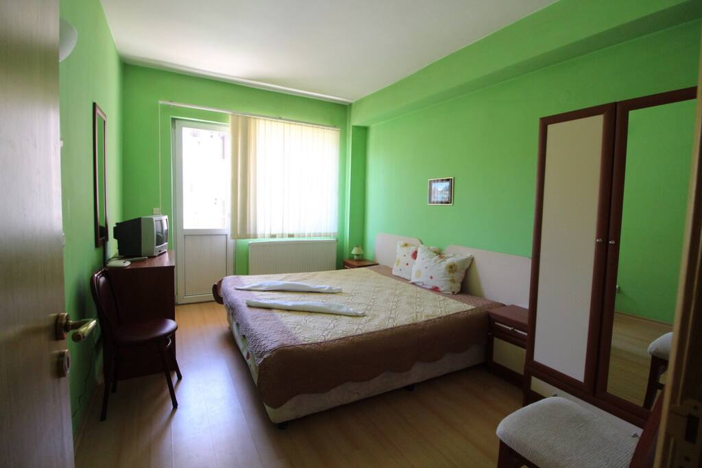 Green double room.