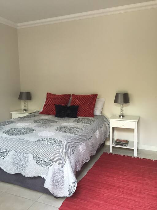 Queen size bed