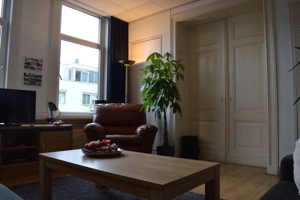 Sliding doors between living and dining room