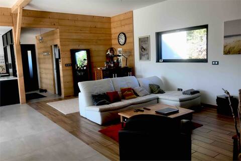 Modern house,all comforts close to nature