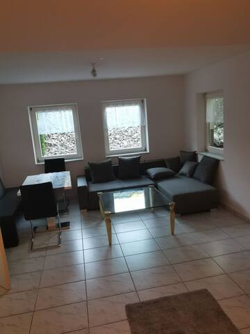 Gemütliche Souterrainwohnung in der Nähe zur A5