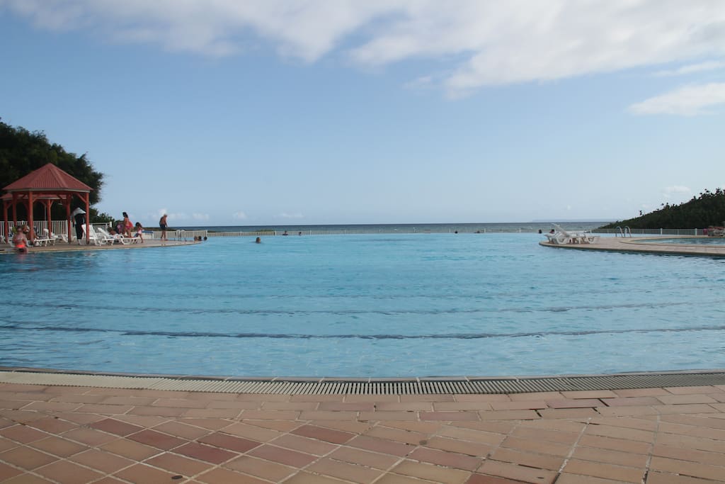 la piscine 1300m²
