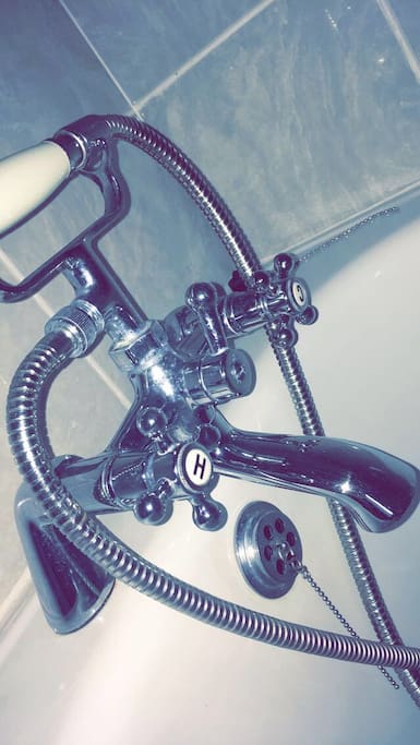 En suite with bath