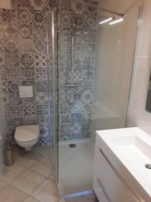 Salle de bain et WC privatif