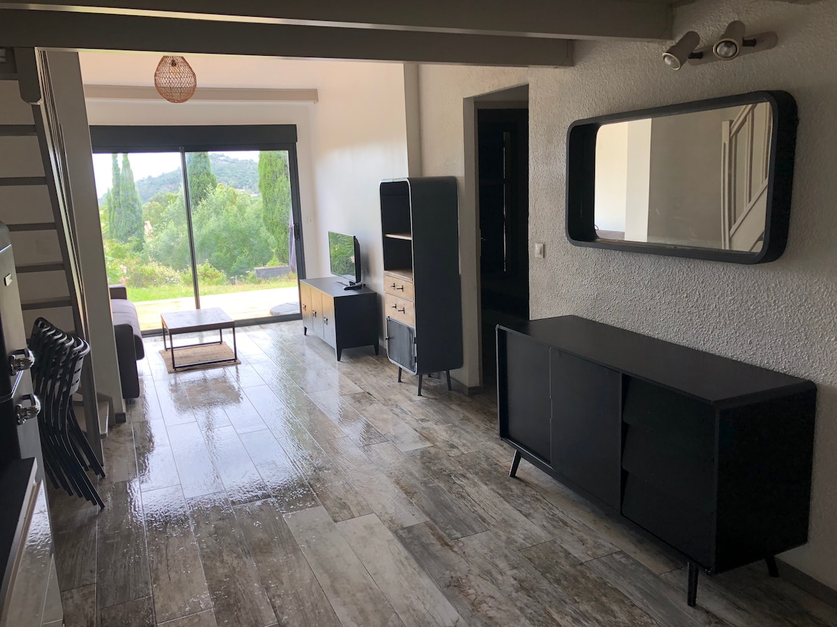 Popular Airbnb listing: Mazet in paradise in Pramousquier in Rayol Canadel Sur Mer