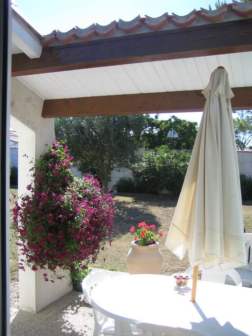 TERRASSE SEMI COUVERTE