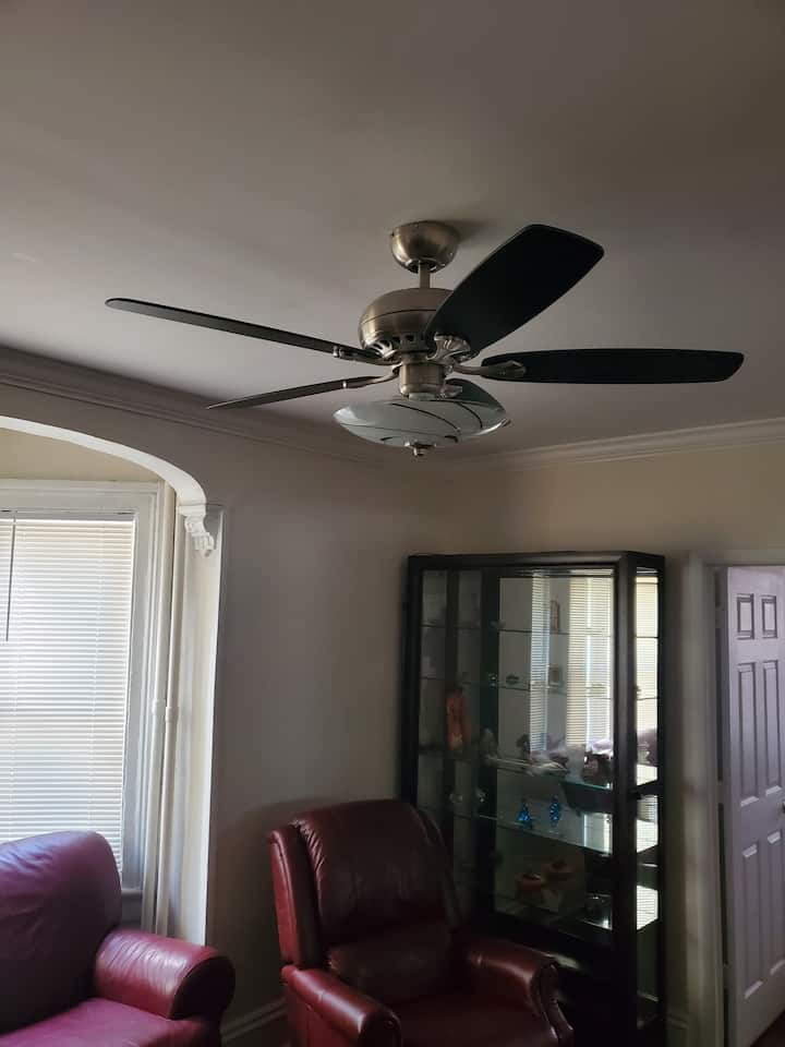 Todds Comfortable, Cozy And Welcoming 3bdr Apt - The Bronx, NY