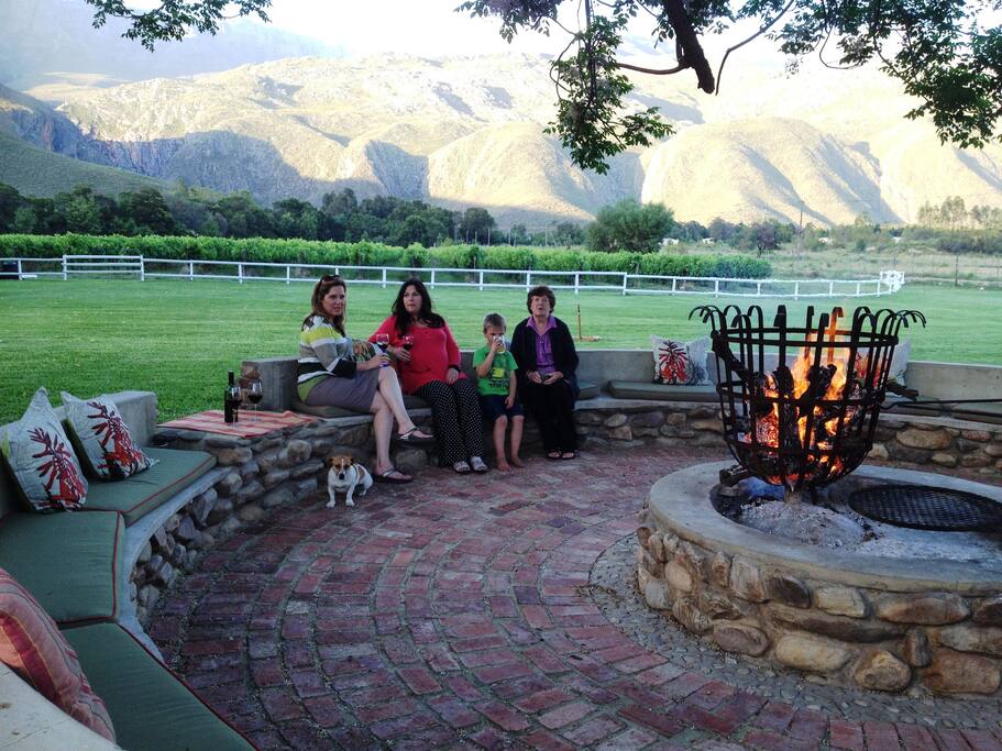 Boma Braai Area with Mountain and Vineyard Views