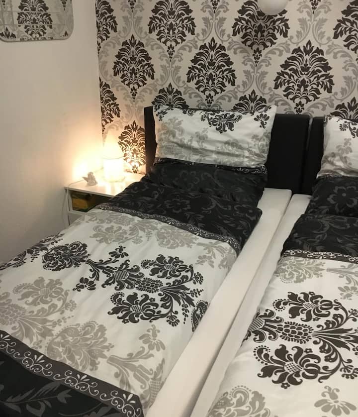 beautiful newly renovated first floor apartment 3 people