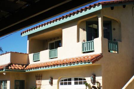 Private & spacious Spanish Casita w. great views