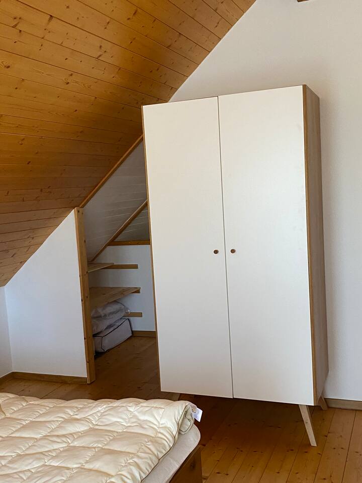 Dollap i dhomës së gjumit 