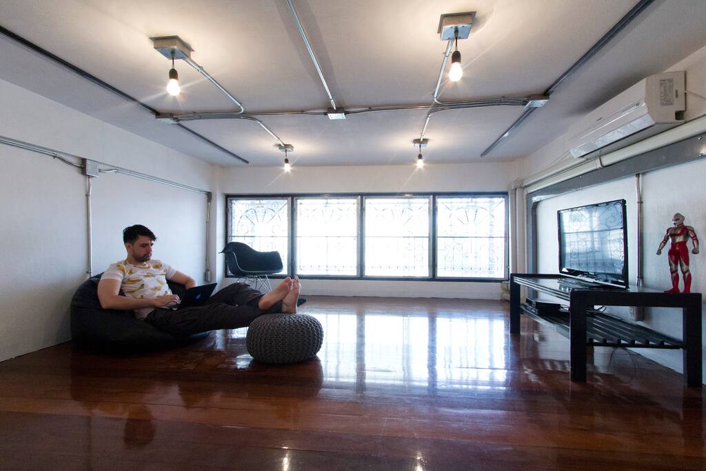 Workspace - work, study, relax, catch up with family/friends in the co-workspace on 2F. Digital nomads welcome!