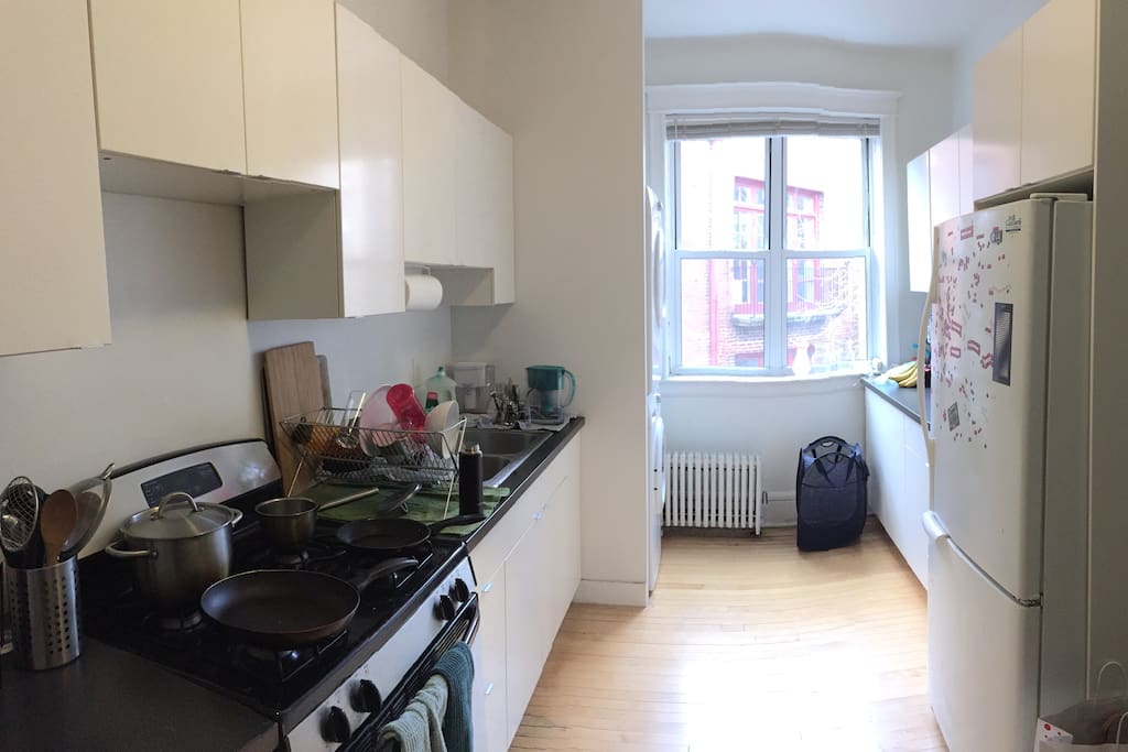 Kitchen (all kitchen appliances included)