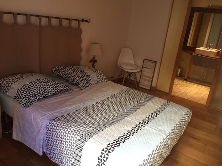 DHOMA E GJUMIT 1, DHOMË DUSHI