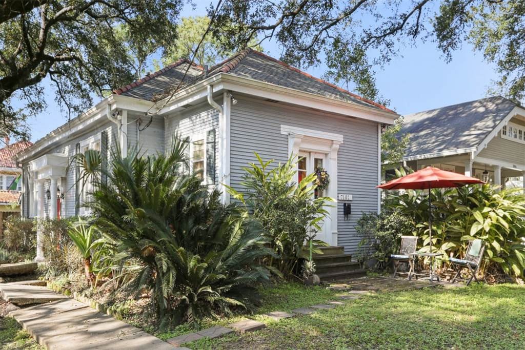 Quaint New Orleans Creole Cottage with Backyard Houses for Rent in