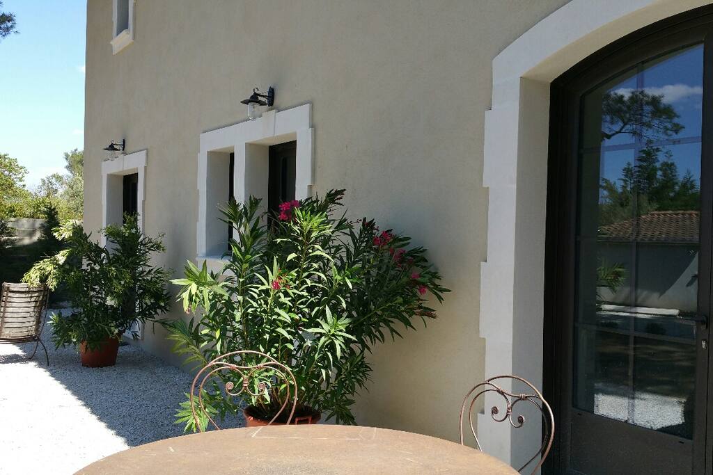 Entrée des gîtes en rez de jardin