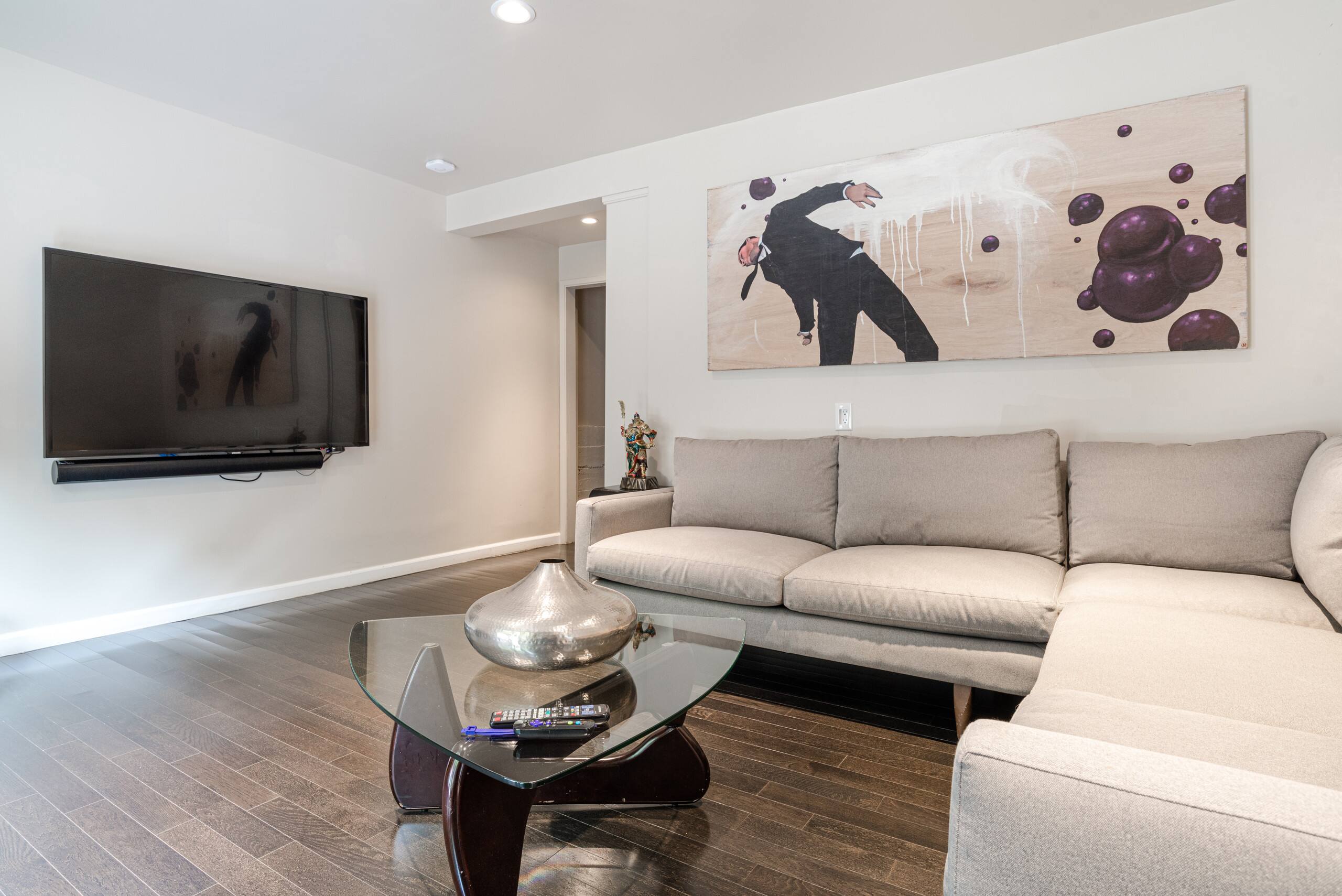 Home in San Francisco · ★4.94 · 4 bedrooms · 4 beds · 3 baths - Image 2