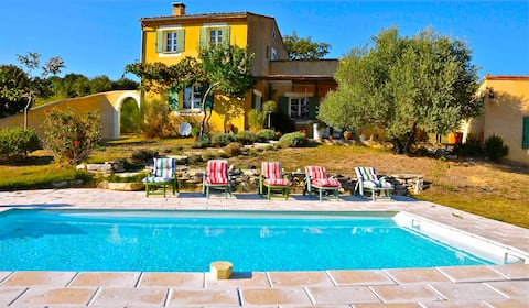 The house of the Cavales en Luberon